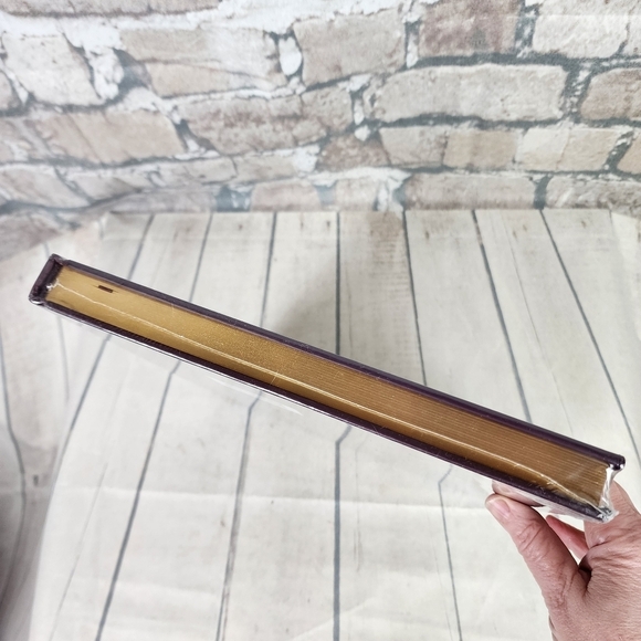 WOW World of  Warcraft Folk and Fairytales of Azeroth Hardcover Book New - Picture 5 of 7